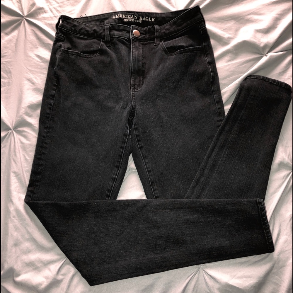 AMERICAN EAGLE JEANS!!